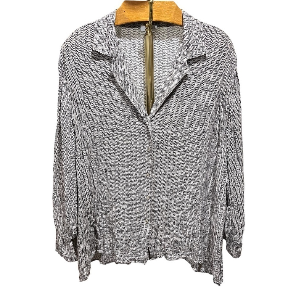 J JILL ~ Grey Herringbone Pattern Button Down Blouse